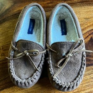 Stride rite boys slippers-9-10 ——$ 13